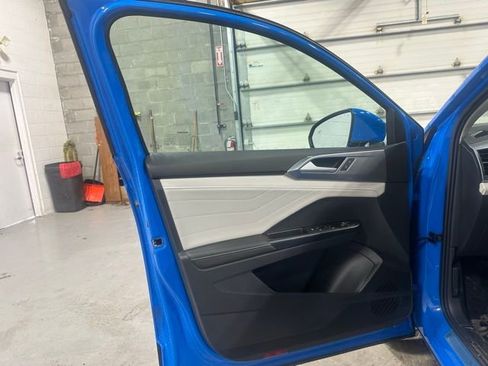 New 2026 Volkswagen Taos SEL image 11