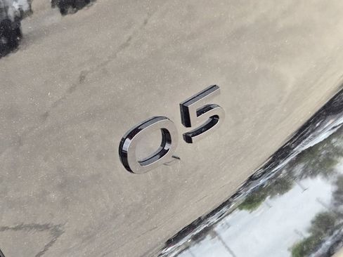 Certified 2025 Audi Q5 Prestige image 15