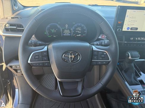 Used 2025 Toyota Sienna Platinum image 14