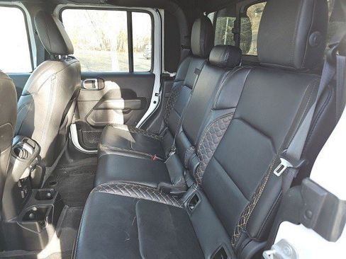 Used 2023 Jeep Gladiator Overland image 18