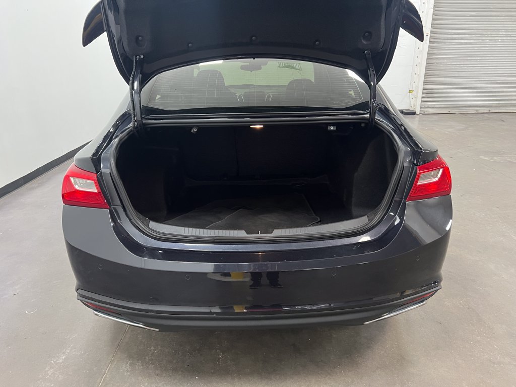 Used 2022 Chevrolet Malibu RS FWD image 23