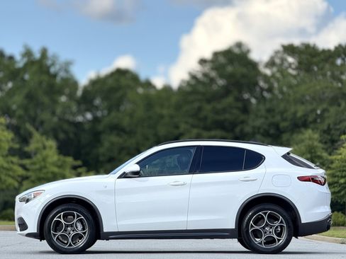 Used 2022 Alfa Romeo Stelvio Ti image 8