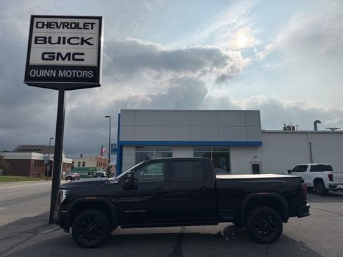 Used 2024 GMC Sierra 2500 AT4 w/ AT4 Premium Plus Package image 2