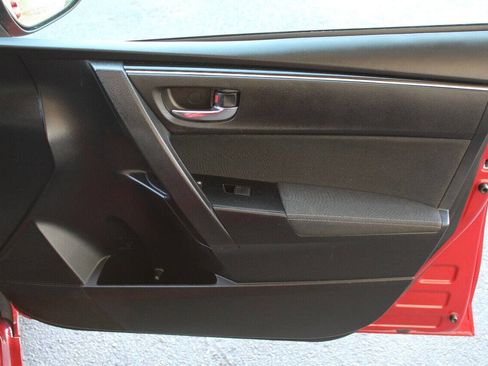 Used 2018 Toyota Corolla L image 9