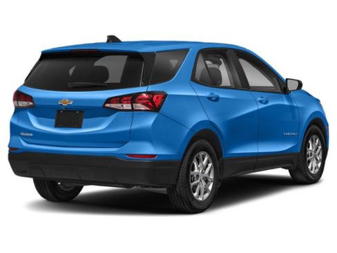 Used 2024 Chevrolet Equinox LT image 2
