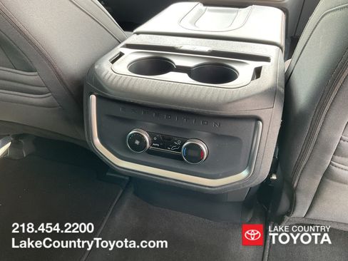 Used 2025 Ford Expedition Active AWD/4WD image 17