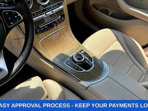 Used 2019 Mercedes-Benz GLC 300 4MATIC w/ Premium Package image 22