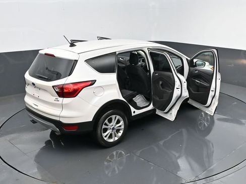 Used 2019 Ford Escape SE image 25