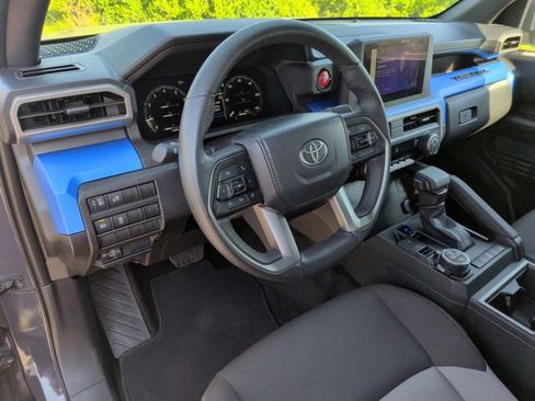 Used 2025 Toyota Tacoma TRD Off-Road AWD/4WD image 14