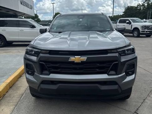 Used 2024 Chevrolet Colorado LT w/ LT Convenience Package III RWD image 2