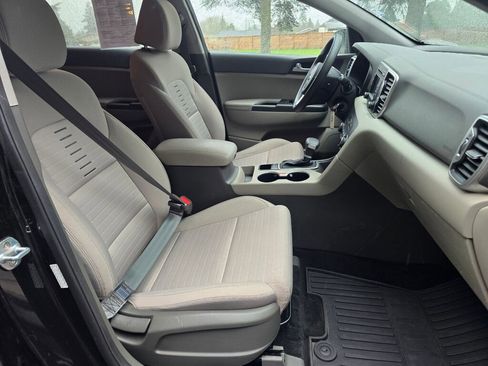 Used 2018 Kia Sportage LX image 18