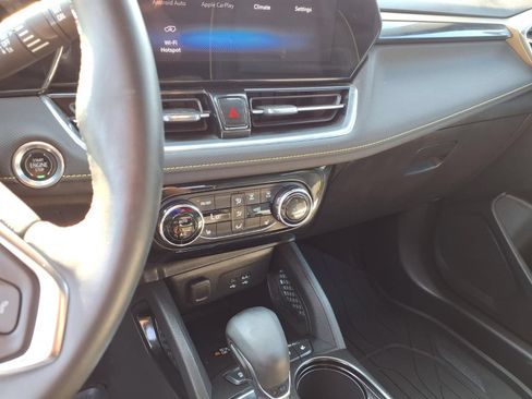 Used 2024 Chevrolet TrailBlazer ACTIV w/ Convenience Package FWD image 9
