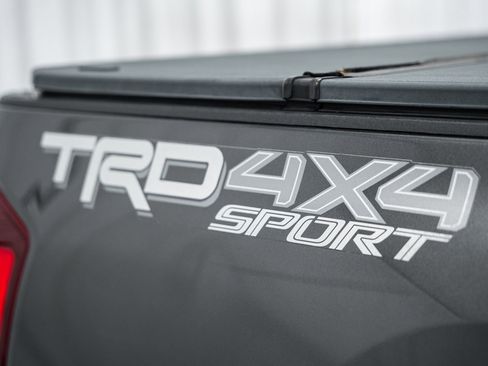 Used 2019 Toyota Tacoma TRD Sport image 19