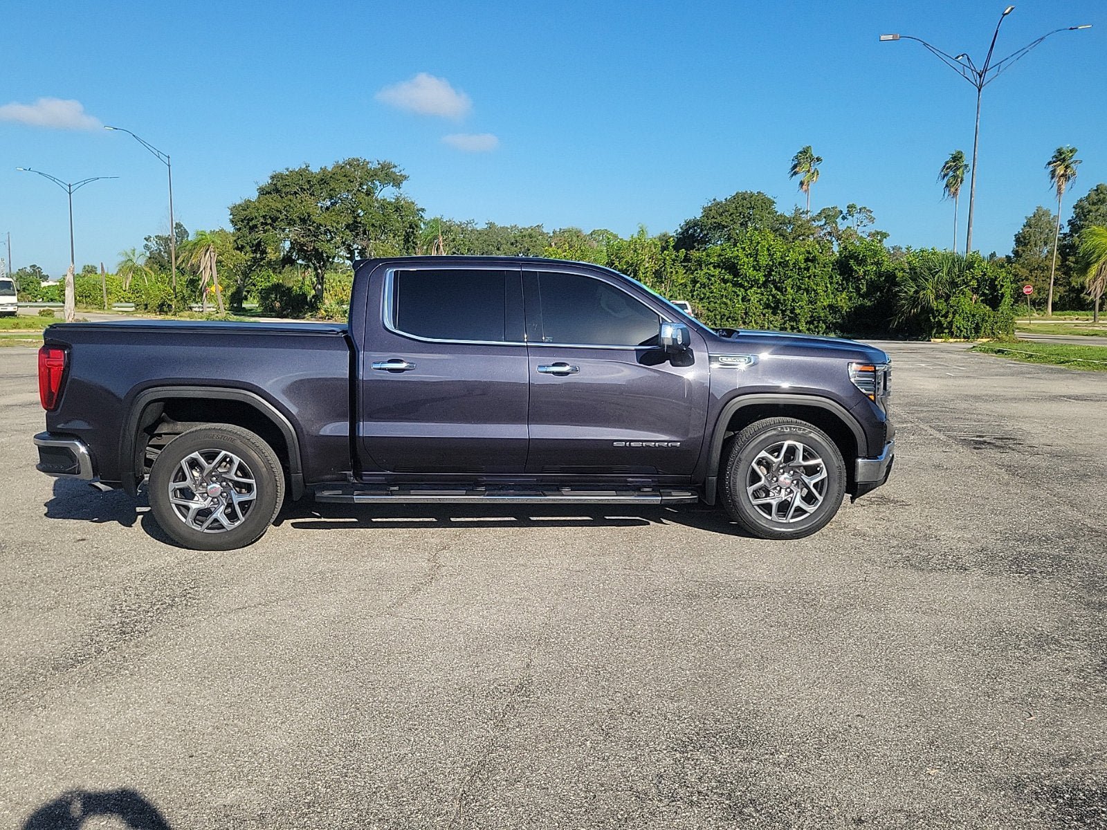 Certified 2022 GMC Sierra 1500 SLT w/ SLT Premium Package RWD image 6