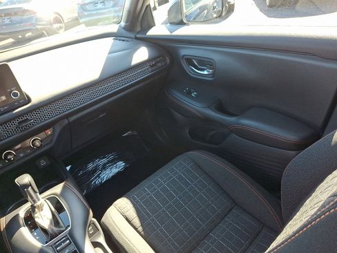 Used 2025 Honda HR-V Sport image 12