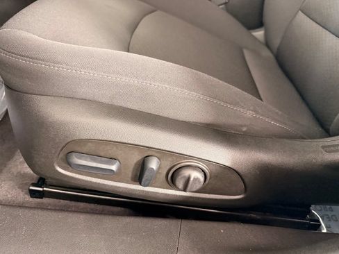 Used 2022 Chevrolet Malibu LT FWD image 36