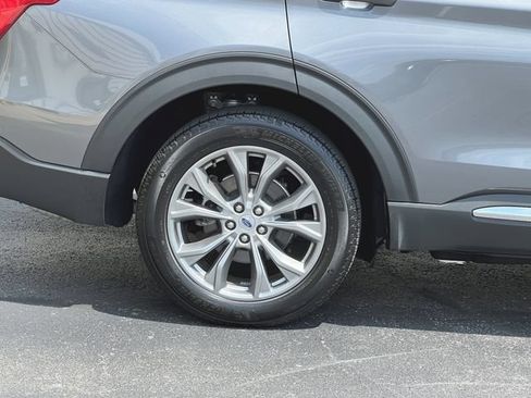 Used 2023 Ford Explorer XLT w/ Equipment Group 202A AWD/4WD image 22