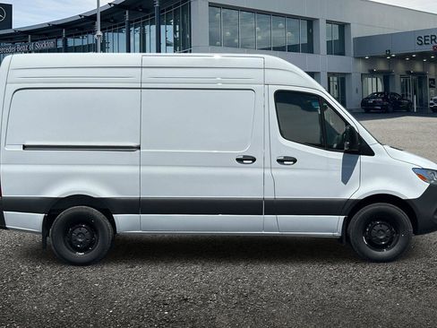New 2025 Mercedes-Benz Sprinter 2500 image 3