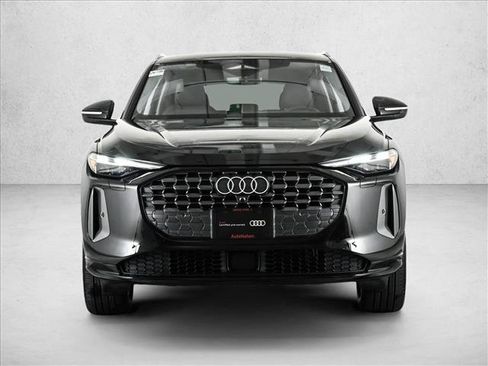 Certified 2025 Audi Q5 Premium w/ Convenience Package AWD/4WD image 2