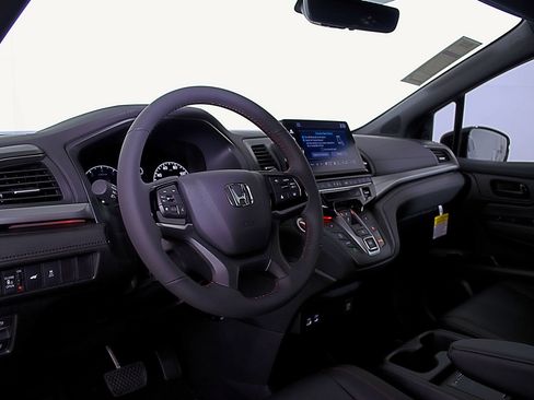Certified 2025 Honda Odyssey Sport-L image 22