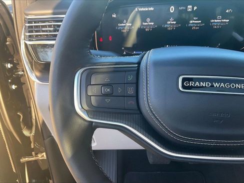 New 2026 Jeep Grand Wagoneer Summit w/ Premium Group III image 32