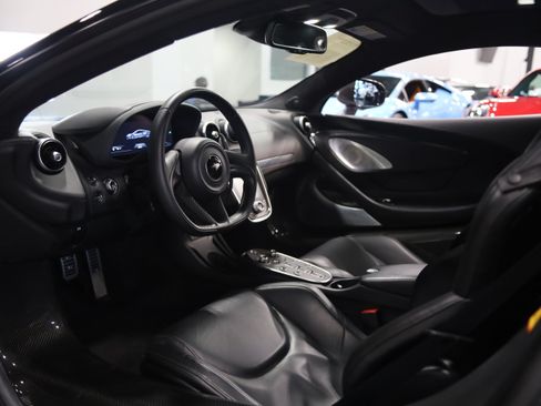 Used 2023 McLaren GT RWD image 16