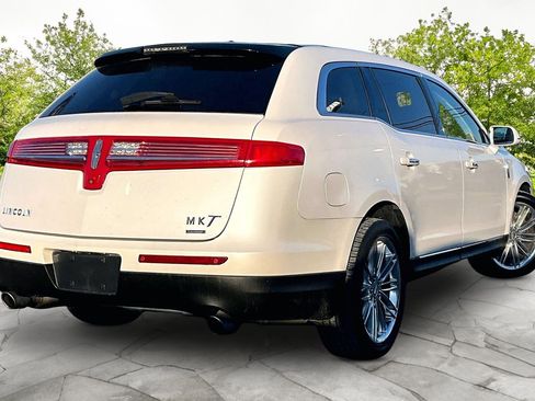 Used 2013 Lincoln MKT AWD image 13