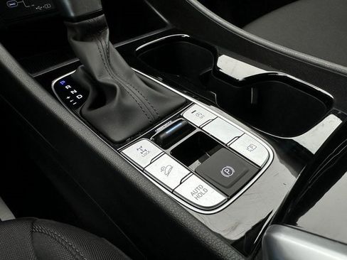 Used 2025 Hyundai Tucson SE image 22