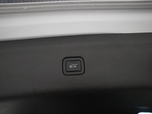 Used 2023 Buick Enclave Essence AWD/4WD image 15