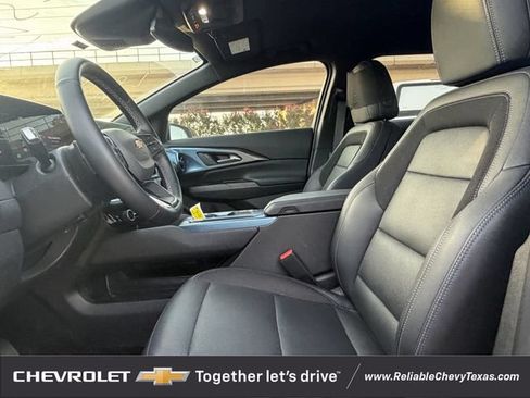 Used 2024 Chevrolet Equinox EV LT FWD image 10