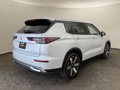 Used 2026 Mitsubishi Outlander SE AWD/4WD image 9