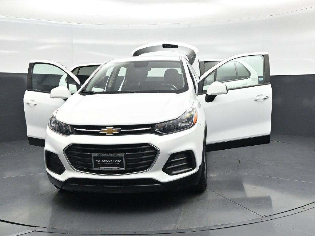 Used 2021 Chevrolet Trax LS w/ Tint and Cruise Package FWD image 32