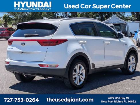 Used 2017 Kia Sportage LX w/ LX Popular Package AWD/4WD image 5