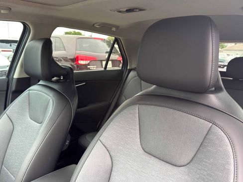 Certified 2026 Kia Niro FWD image 12