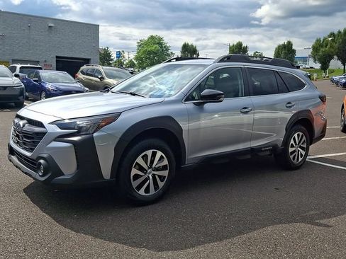 Certified 2024 Subaru Outback Premium AWD/4WD image 3