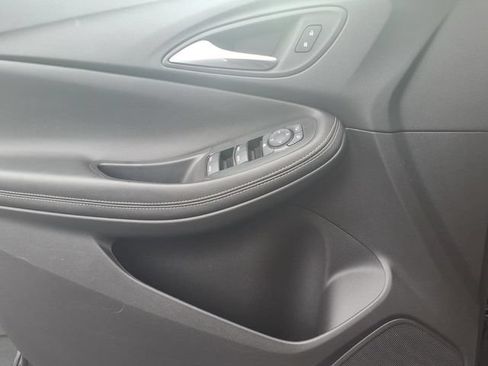 Used 2025 Buick Encore GX Preferred AWD/4WD image 16