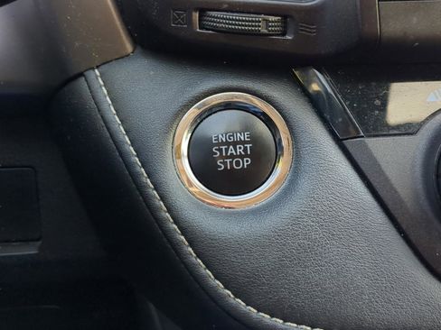 Used 2016 Toyota RAV4 Limited image 16