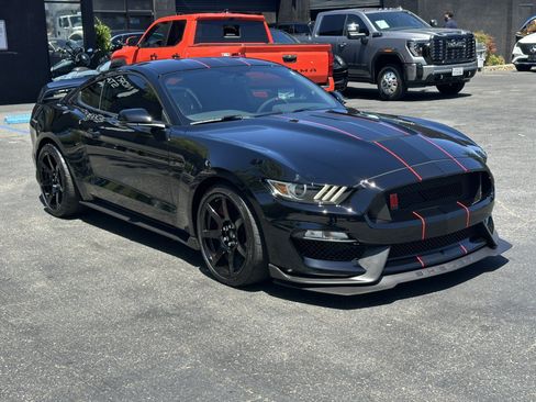 Used 2018 Ford Mustang Shelby GT350R w/ GT350R Equipment Group 920A RWD image 7