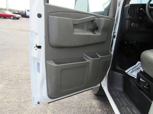 Used 2024 Chevrolet Express 3500 w/ Power Convenience Package RWD image 22