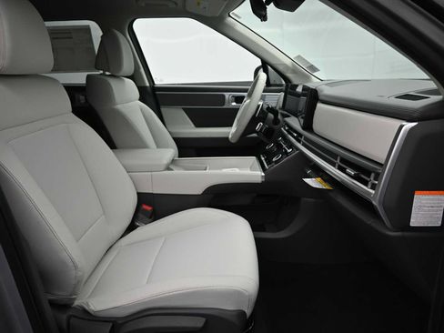 New 2026 Hyundai Santa Fe SE image 11