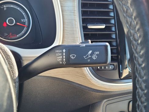 Used 2018 Volkswagen Beetle 2.0T S image 20