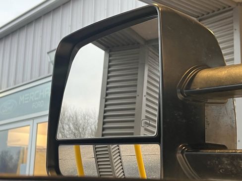 Used 2009 Toyota Tundra 4x4 CrewMax image 12