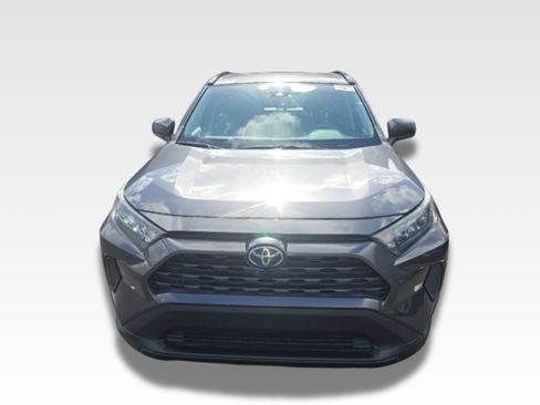 Used 2019 Toyota RAV4 LE FWD image 5