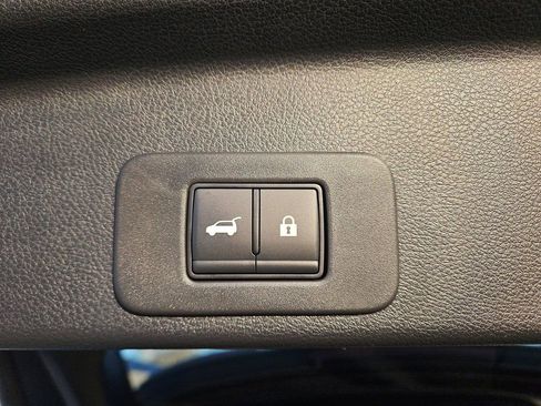 Certified 2025 Nissan Murano SL w/ Cargo Package image 17