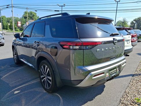 Certified 2023 Nissan Pathfinder Platinum AWD/4WD image 3
