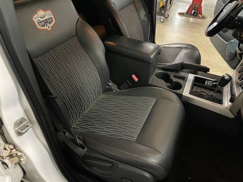 Used 2012 Jeep Liberty Arctic AWD/4WD image 17