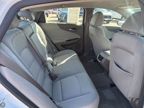 Used 2024 Chevrolet Malibu LT image 40