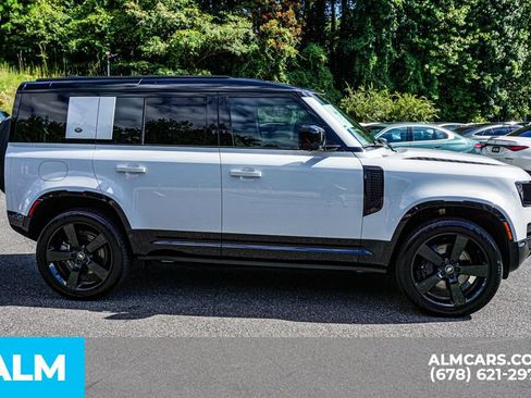 Used 2023 Land Rover Defender 110 X-Dynamic SE AWD/4WD image 8