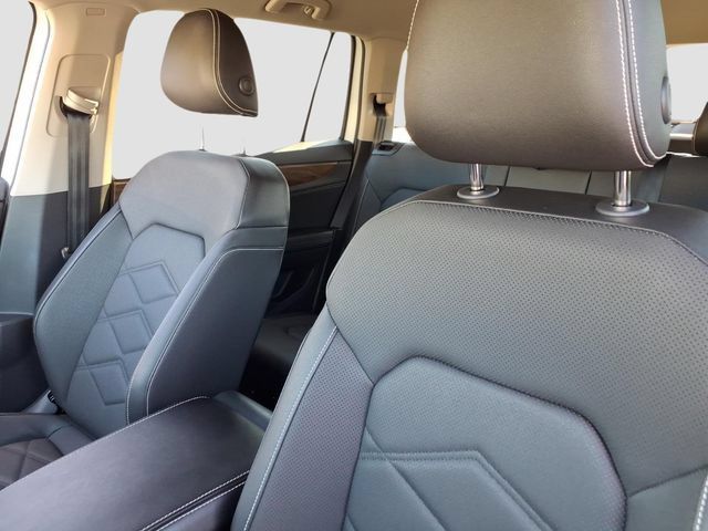 Used 2025 Volkswagen Atlas SE FWD image 13