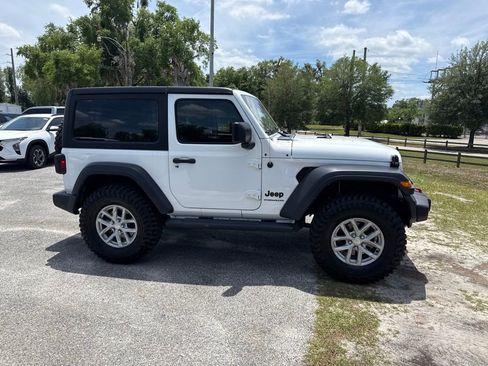Used 2023 Jeep Wrangler Sport AWD/4WD image 4